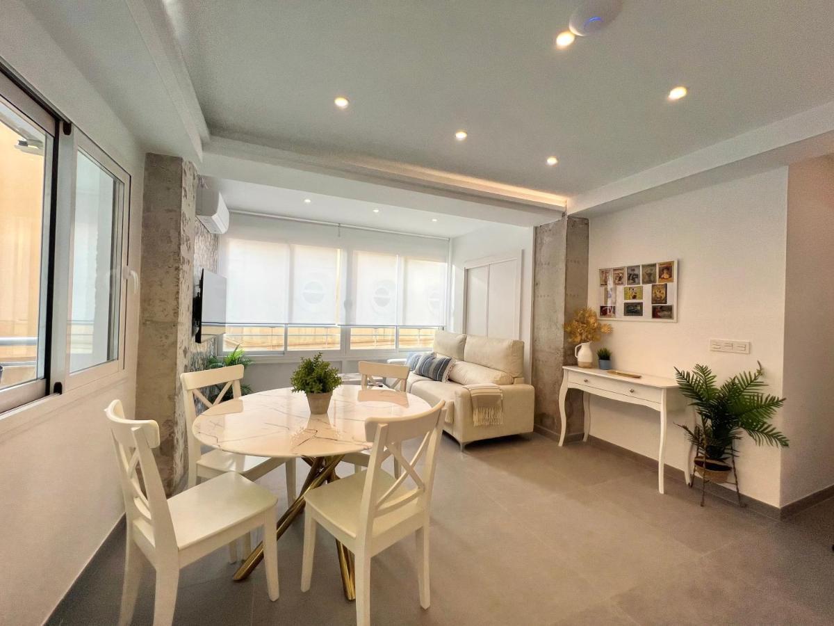 Malagueta Beach III & Terrace By Ele Apartments Μάλαγα Εξωτερικό φωτογραφία